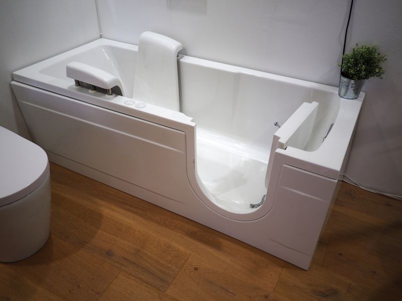 Stylish Walk-In Bathtub